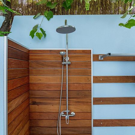 Madeira Surf Camp Hostel ปอร์โต ดา ครูซ ภายนอก รูปภาพ